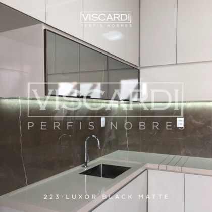 Acabamento Viscardi Para Parede Luxor 223 Black Matte Alumínio Anodizado