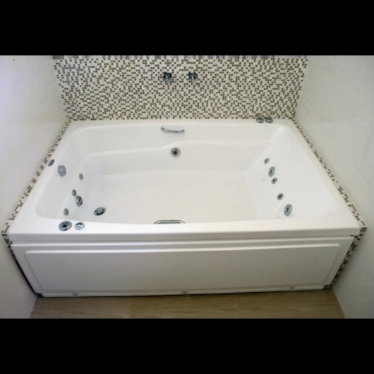 Banheira Acrilbath Dupla Topline 170x115cm Com Hidromassagem Ouro Fino - Imagem principal - 563dde95-b26c-4d7c-9953-49fc247a0389