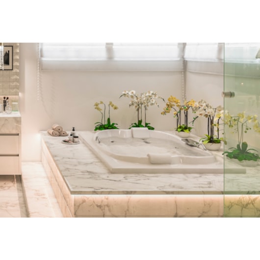 Banheira Acrílica Com Aquecedor Dupla Eura Jacuzzi P2 183x120cm - Imagem principal - 11935404-94ee-43f4-bf56-84ac5c51d9bc