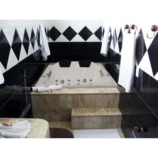 Banheira Acrílica Dupla Acrillic Premium 150x120cm Com Hidromassagem Ouro Fino - Imagem principal - be90405f-bd10-4b94-8a6e-cac7cb0d7997