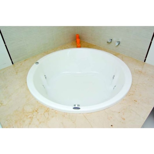 Banheira Redonda Acrílica Vitoriacril Premium 150x43cm Com Hidromassagem Ouro Fino - Imagem principal - bcb8ecae-35f1-4e7e-ab23-c3e09068c451