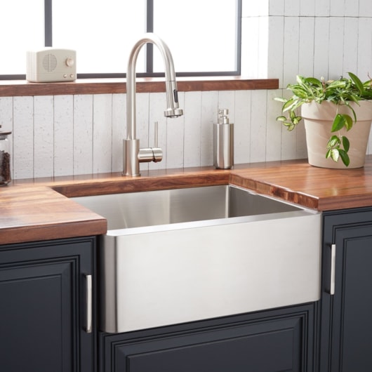 Cuba Quadratino Farm Sink Stee S/Furo Escovado Debacco 59,5x46,8cm - Imagem principal - fbfd0c3e-5fdb-4fcc-be6d-f7c8c50828a1