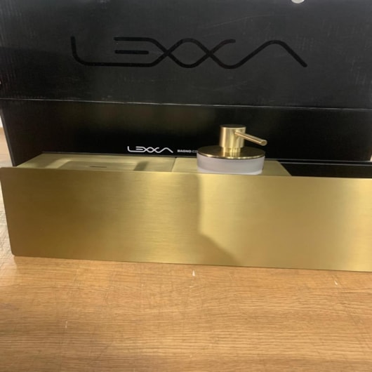 Dispenser De Sabão Para Canal Ouro Escovado Lexxa - Imagem principal - f930f2e7-e5f7-4e81-9177-fc3c8885d049