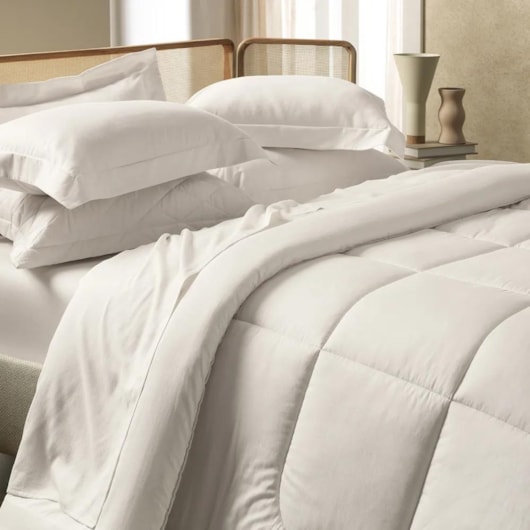 Edredom Bossa Queen Branco 300 Fios Karsten 240x260cm - Imagem principal - 0a2a700a-9880-4a81-8d4b-568bb1355810