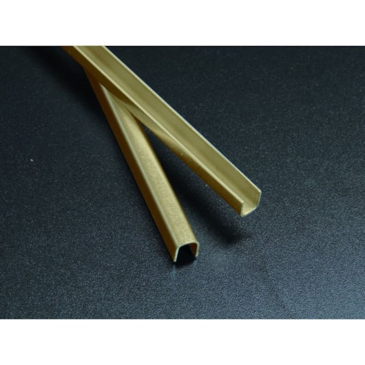 Filete 10x10x1200mm Ouro Matte Mozaik - Imagem principal - 7698caf6-392a-4bc9-89df-7d1a7daf40f7