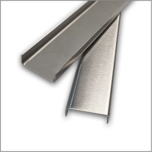 Filete Em Inox Escovado Mozaik  1x3x120cm - Imagem principal - ee0691bf-3acf-4beb-94b0-b1583ca72407