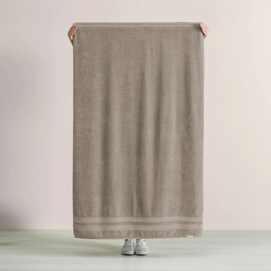 Jogo De Toalha De Banho Com 5 Peças Unika Branco Com Cinza Karsten 86x150cm - Imagem principal - 8661b501-a5b6-4df1-bcd6-6391bcc20aa3