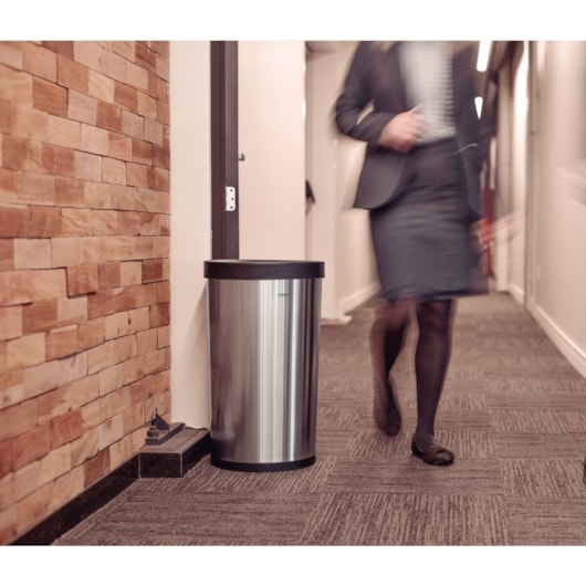 Lixeira Inox Molise sem Tampa com Acabamento Scotch Brite Base e Aro em Polipropileno 50 L Tramontina - Imagem principal - bd455ff4-f6b9-4a7a-a1a2-e5e9de226e4d