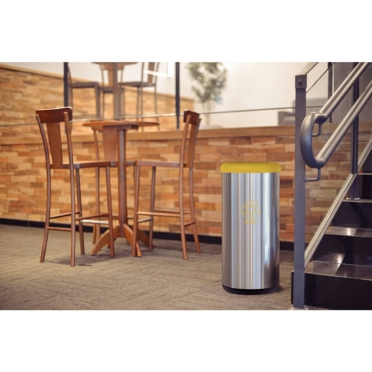 Lixeira Inox Piemonte com Acabamento Scotch Brite e Tampa Basculante Amarela em Polipropileno 40 L Tramontina - Imagem principal - 4fec20f2-867f-4d47-9ea8-ea75937c434f