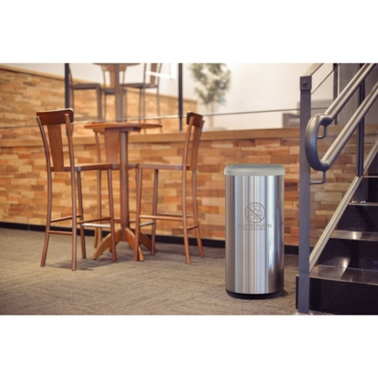 Lixeira Inox Piemonte com Acabamento Scotch Brite e Tampa Basculante Cinza em Polipropileno 40 L Tramontina - Imagem principal - 757b3730-4098-441b-905a-4f27b0ac63bb