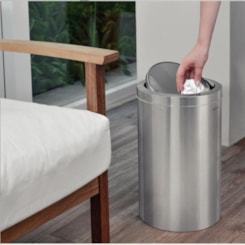 Lixeira Inox Swing com Acabamento Scotch Brite e Tampa Basculante 20 L Tramontina
