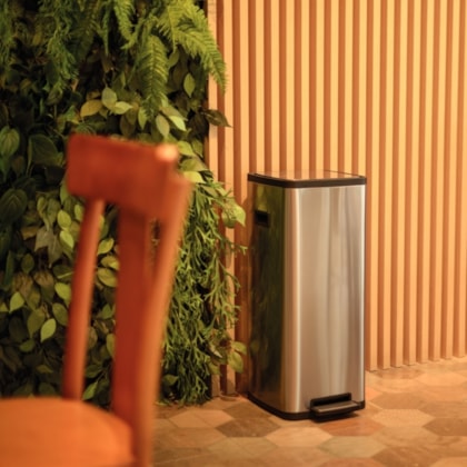 Lixeira Octos em Aço Inox com Balde Removível e Pedal Tramontina 20L