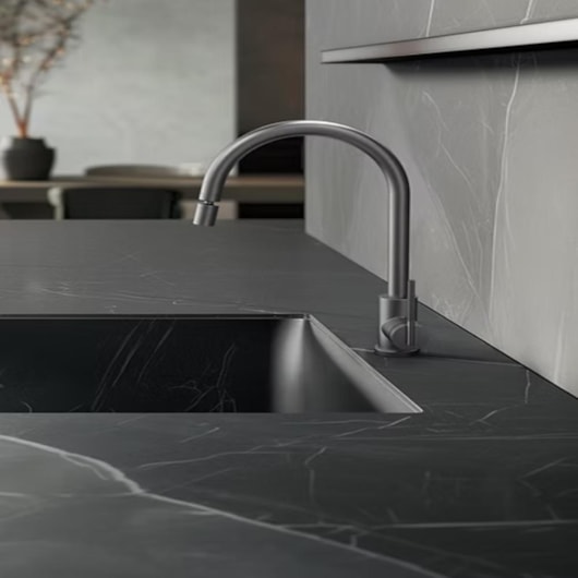 Misturador Monocomando Bica Direcionável Rotação 360º Aço Escovado Lexxa - Imagem principal - 9239e2ed-b190-4044-bf71-775ff3b3b5b2