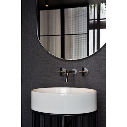 Misturador Para Lavatório De Parede Bica Baixa Duna Clássica 1878 Black Matte Deca - Imagem principal - 76f95773-ab38-42dd-aad6-8e780fd16cac