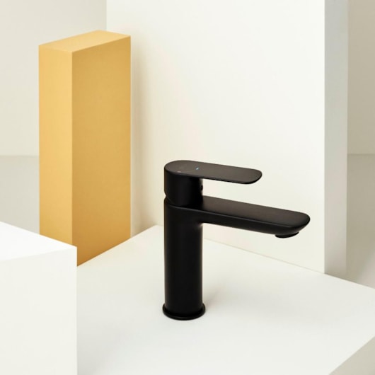 Monocomando Para Lavatório Mesa Bica Baixa Cala Matte Black Roca - Imagem principal - 276debd6-7027-46a6-922c-40eed2facc42