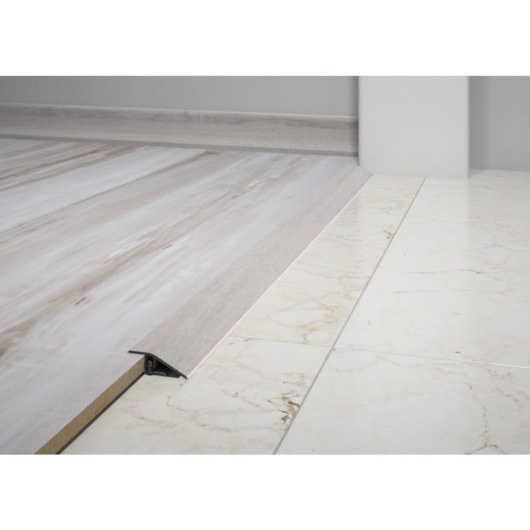 Perfil Redutor Eucafloor Tecno Cor 16 4,9x180cm - Imagem principal - ce89d795-0a51-44a4-bfcd-676478a0569f