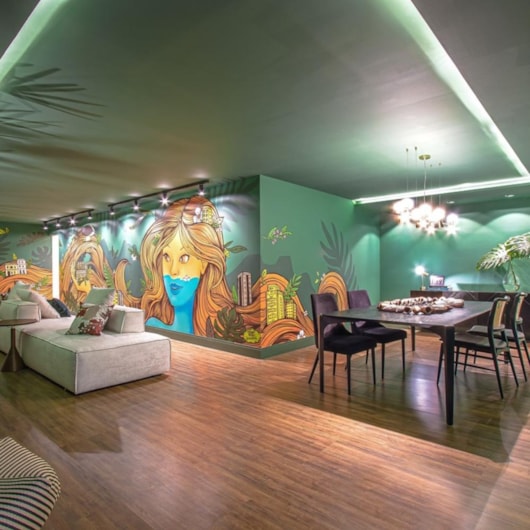 Piso Laminado Eucafloor Gran Elegance Carvalho Ouro (W)(9)(22) 44,5X135,7 - Imagem principal - 3b9c96e4-d7de-4565-84ea-0e48086bc92d