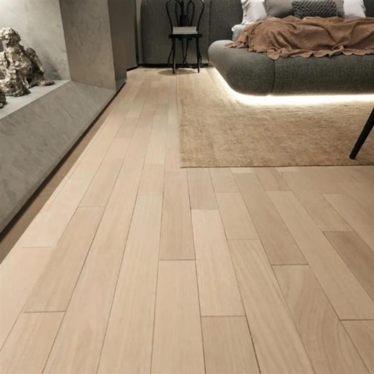 Piso Madeira Akafloor Minimal 19x101,6cm Retificado - Imagem principal - a12e0e0a-1359-4c41-a4bb-bb007cb8d365