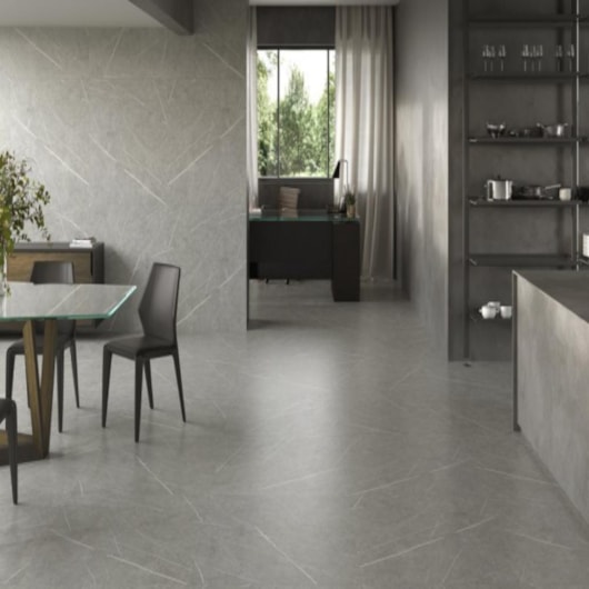 Piso Vinílico Biancogres Città Home Monte Grigio 2mm Capa 0,15 94x94cm - Imagem principal - 02644e76-6516-47ad-8727-855268923f47