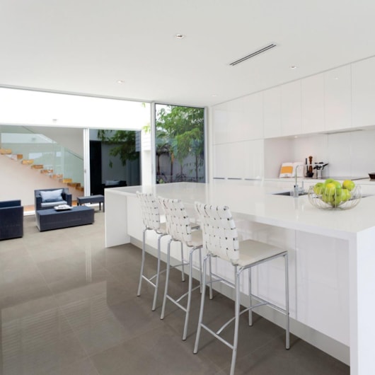 Porcelanato Delta Madrid Bloc Polido 62x62cm Retificado - Imagem principal - ddadb662-c63d-40c9-8fee-1b77c398a180