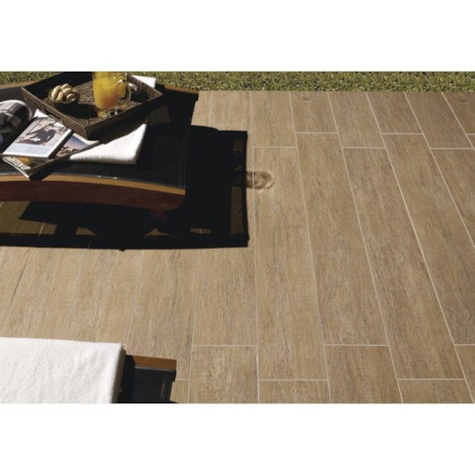 Porcelanato Portobello Peroba Envelhecida Castanho Natural 20x120cm Retificado - Imagem principal - 9fe07086-cda9-42d1-af21-1a1a3bb87db9