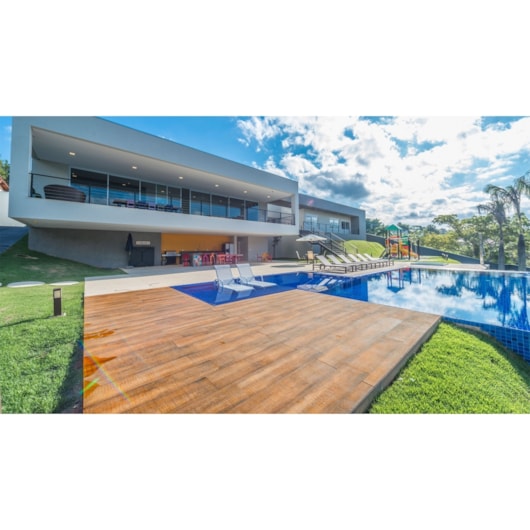 Porcelanato Retificado Madero Jatobá Externo A Villagres 24,5x100 cm - Imagem principal - 9dc9282c-9d0b-4cf6-8602-221b2e0b20a6
