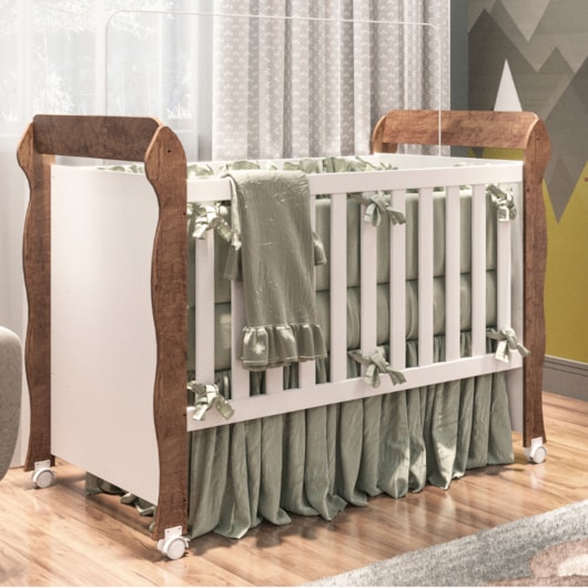 Quarto De Bebê Completo Lara Berço + Guarda Roupa 3 Portas e Cômoda Fraldário Branco Amadeirado Carolina Baby - Imagem principal - ce95c7dd-9690-41ac-b45c-3ac5319d7fda