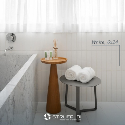 Revestimento Strufaldi White Brilhante 6x24cm Bold - Imagem principal - 611fa8cf-79dd-4ecd-a67b-370d7867711a