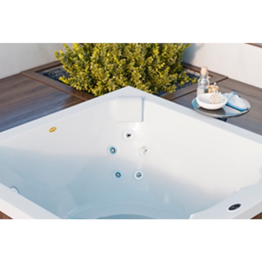 Spa 4 Lugares Com Aquecedor J185 Vip Jacuzzi 180x180x89cm - Imagem principal - 4615f596-838e-4db0-8420-daf5680cd936
