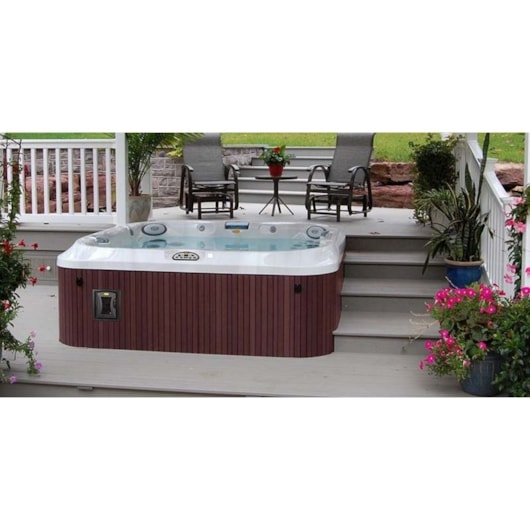 Spa 5 Lugares Com Aquecedor J355 Jacuzzi 214x214x97cm - Imagem principal - bcdeaf61-3611-47cb-8abe-3cfd080535c9