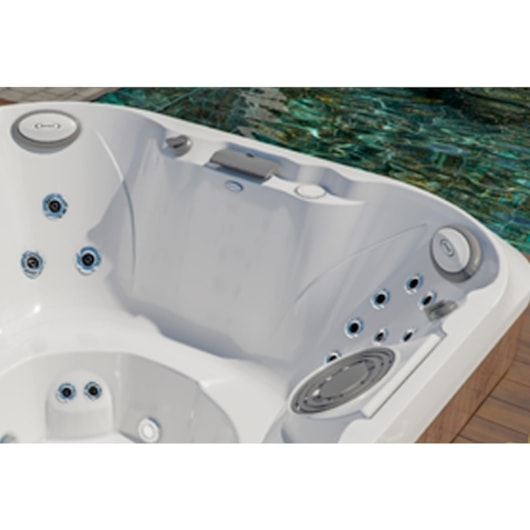 Spa Com Aquecedor J220 60hz Jacuzzi - Imagem principal - bb0d82c3-9135-4151-ba2d-f8e2843f6ac4