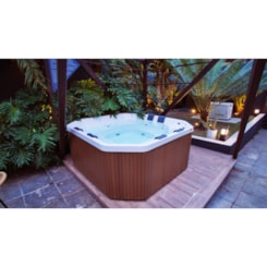 Spa Lodge 60Hz Jacuzzi