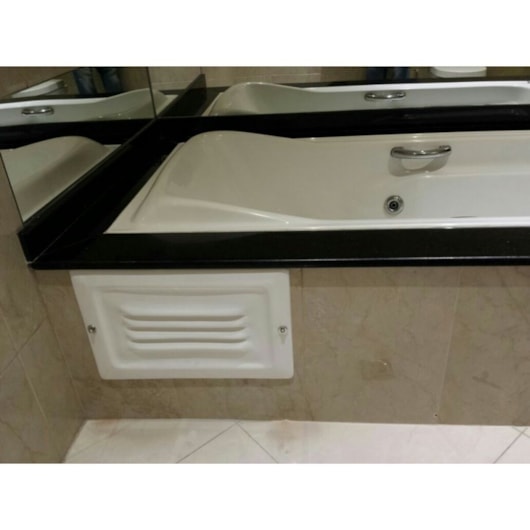 Tampa De Inspeção/ventilação Para Banheira Ouro Fino 75x35x2cm - Imagem principal - ea483cb5-045e-4bd4-9e45-a4138f95fd65