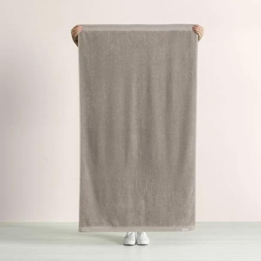 Toalha De Banho Imperial Cinza Lunar Karsten 86x150cm - Imagem principal - 8d9b8813-aead-41ab-977d-56b6cf6d15cc