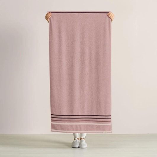 Toalha De Banho Lumina Petala Com Rosa Karsten 70x140cm - Imagem principal - cecd2d41-4fe2-47bb-b3c8-21f8fd7afb0e