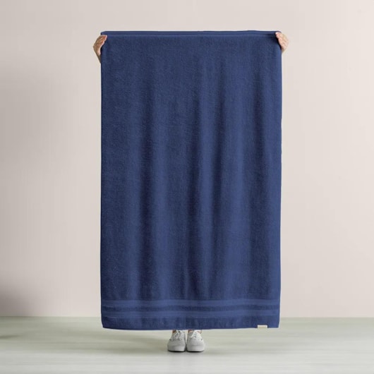 Toalha De Banho Unika Naval Karsten 86x150cm - Imagem principal - e5e63dd2-5434-4a4f-950b-d9f985e5bc8f