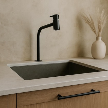 Torneira de Mesa p/Lavatório  Bica Alta Bello Black Preto Fosco Romar