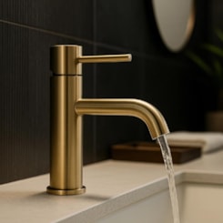 Torneira Para Lavatório Bica Baixa Dourado Escovado Drop