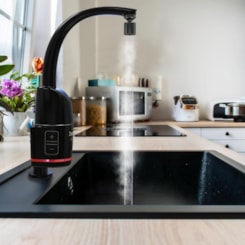 Torneira Prima Touch Eletrônica Black Zagonel 5500W 220V