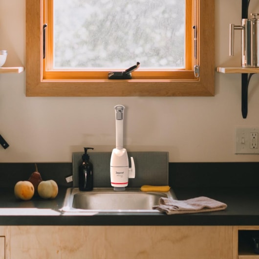 Torneira Prima Touch Eletrônica Branco Zagonel 5500w 220v - Imagem principal - 6dc55a80-8286-4bf8-910c-7749a2aff838